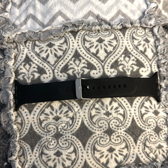 Apple watch black silicone band 44/45/49mm - Picture 1 of 3